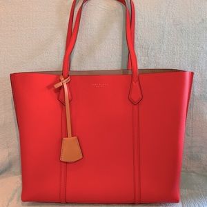 ♦️AUTHENTIC TORY BURCH Tote in Brilliant Red ~ New without tags♦️